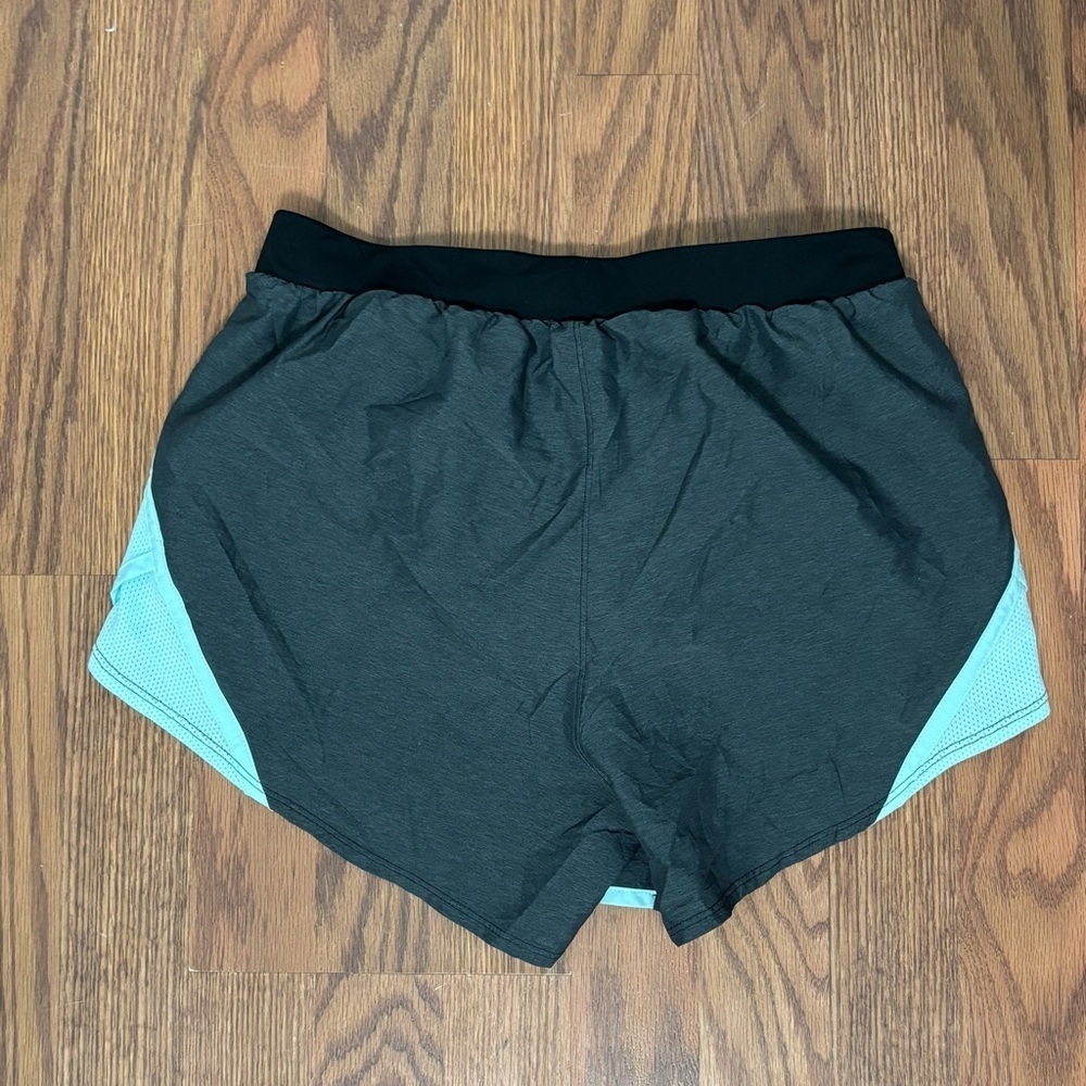 Under Armour Women's Fly by 2.0 Running Shorts - Picture 3 of 3
